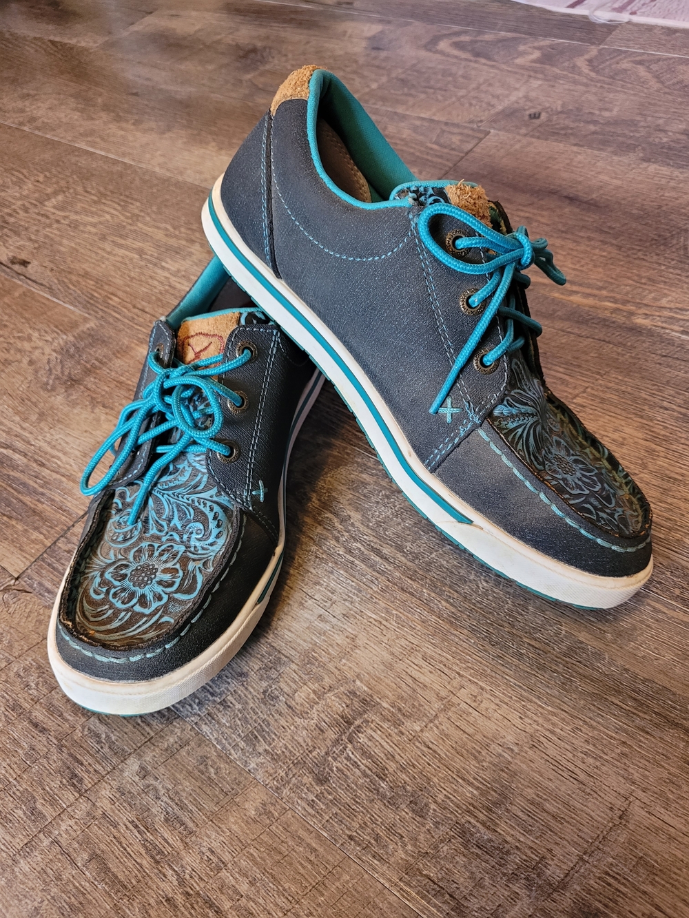 Twisted X Size 6.5 Womens Teal Lue Hybird Tooled Leather Shoes WCA0031